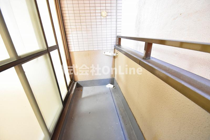 東大阪市渋川町３丁目の賃貸マンションのバルコニー