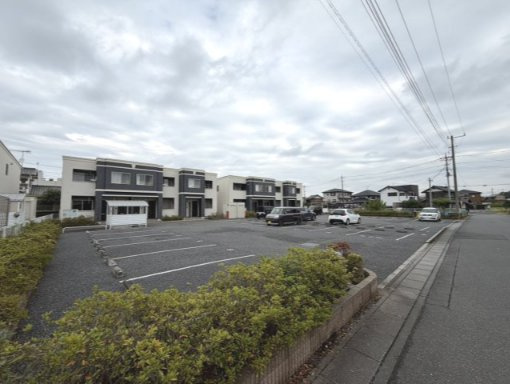 【駐車場】 | ミルキーウェイⅡ | 外観写真（昼）