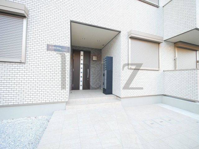 ルシエルブルーのエントランス