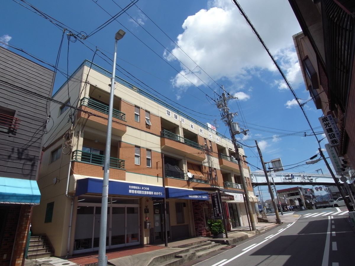 本町ビルの外観
