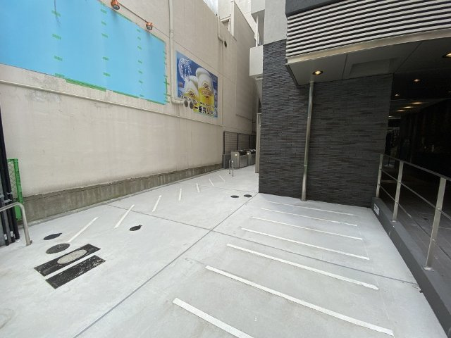 エトワール　スユド東心斎橋の駐車場