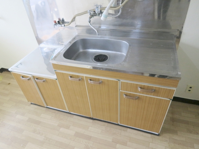 フラワーコーポのキッチン|２口コンロが置けるキッチンです。