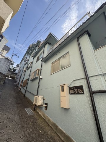 ヴィラ舞子坂の外観