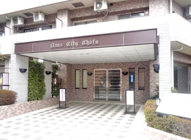 調布市布田３丁目の賃貸マンションのエントランス