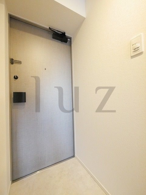 スパシエ東神奈川の玄関