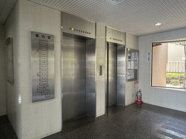 カワデンエミネンスハイツのエントランス