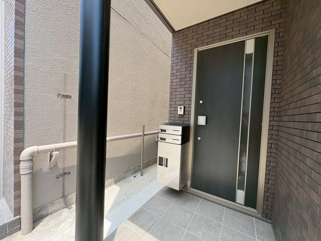 神戸市東灘区田中町４丁目のアパートのエントランス