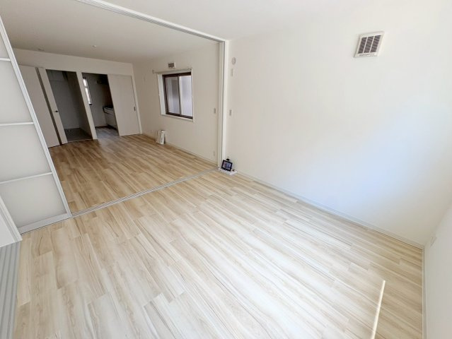 神戸市東灘区田中町４丁目のアパートの居間・リビング