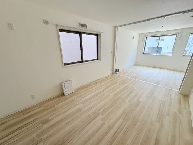 神戸市東灘区田中町４丁目のアパートの居間・リビング