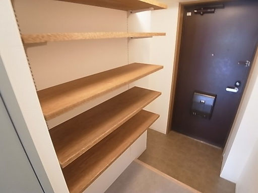 神戸市東灘区御影中町１丁目の賃貸マンションの収納