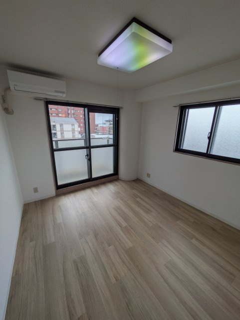 芦屋市浜町の賃貸マンションの居間・リビング