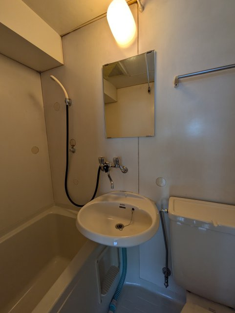 芦屋市浜町の賃貸マンションの洗面所