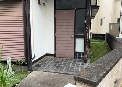 【外観】 | 温水売地 | 土地購入を検討されている場合、境界杭がない状態で購入してしまうと境界確定測量をする必要があり、費用がかかります。購入の前に、売主、隣土地所有者立ち合いのもと境界を確定し境界杭を設置するのがベストです。