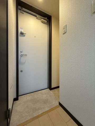 フジパレス杉本町EASTの玄関