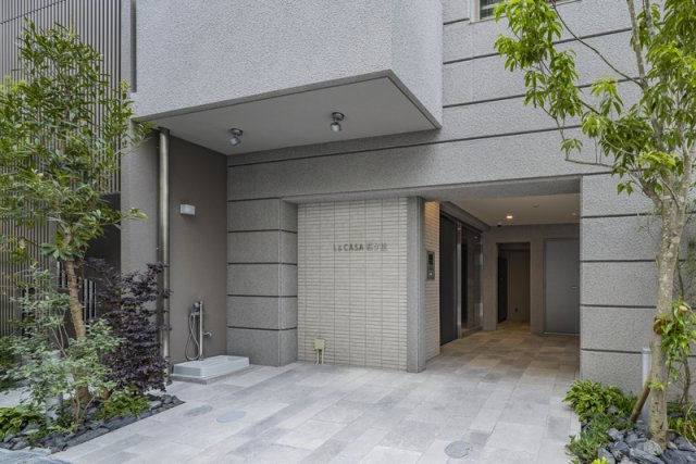 La CASA 石ケ辻のエントランス