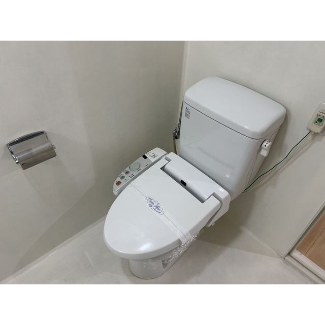 バイカーズアパートメントのトイレ|コンパクトで使いやすいトイレです
