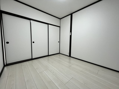 【洋室】 | コーポアーサー | 広々とした洋室です
