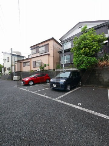 プレミールⅡの駐車場