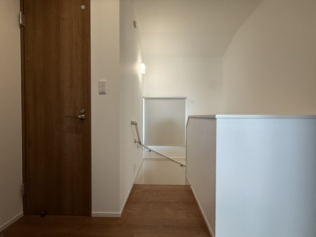 ショッピングモール近く♪納得の住環境＆設備の築浅住宅×角地×駐車4台可の内装