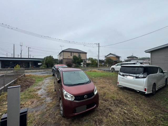 -三丁目不動産-　太田市牛沢町　令和5年築の前面道路含む現地写真|前面道路含む現地写真です
