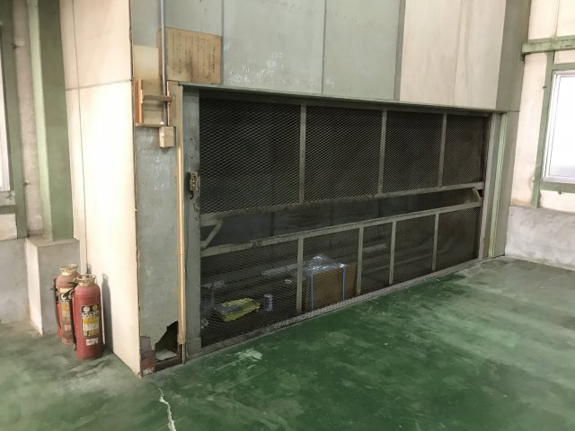 北葛西３丁目テナントの設備|１階から４階に荷物を運べる業務用リフト
