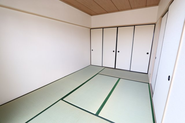 丸二サンハイツの和室|和室があれば、来客や子供用のスペースとして活躍します