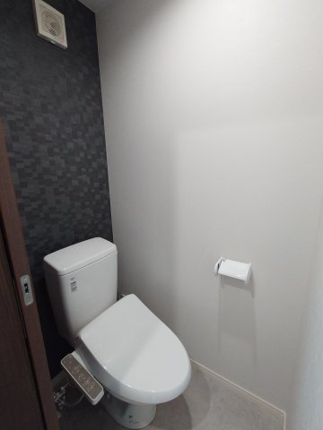 ベストみずほ台のトイレ|落ち着いた色調のトイレです