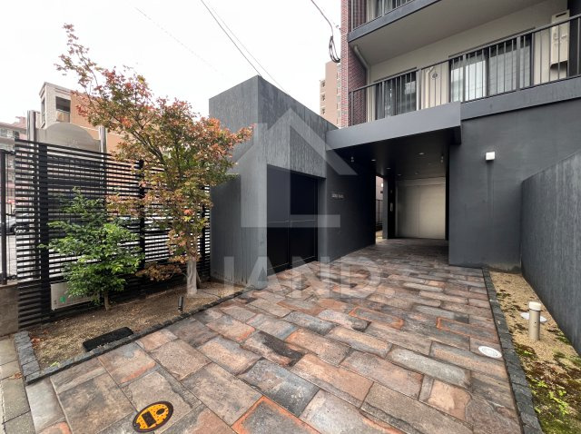 ロクラス博多　春住小学校区のエントランス|ロクラス博多
