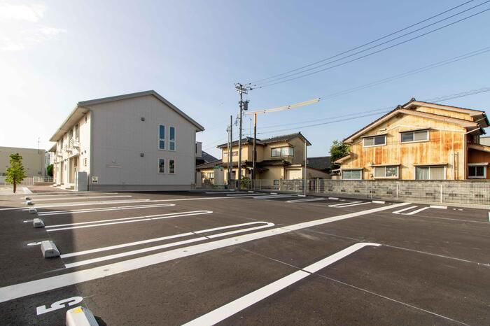 エトワール松井の駐車場