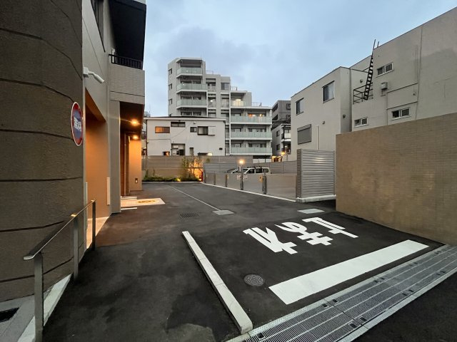 ファミルート八王子の駐車場|カースペースがあります