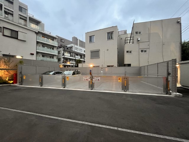 ファミルート八王子の駐車場|車をお持ちの方に嬉しい駐車場付きの物件です
