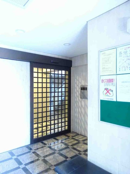 ダイホープラザ千歳烏山Ａ棟のエントランス|建物の内部です