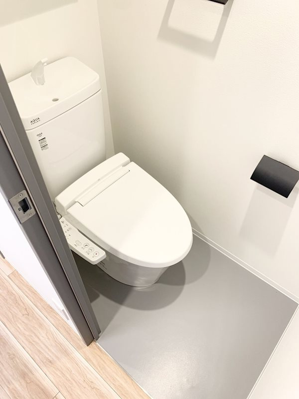 新品家具付きマンション不老町1(KaGood神奈川)のトイレ|清潔感のあるトイレです