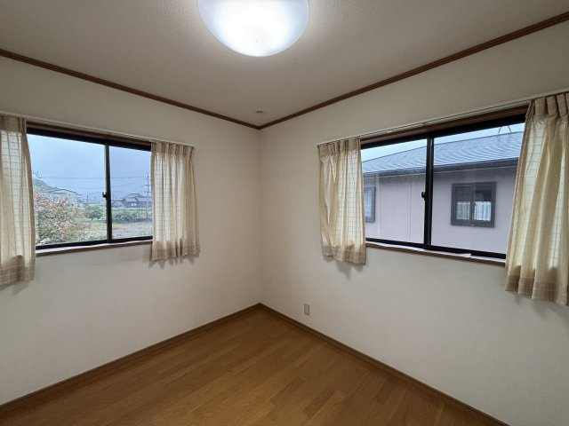 神辺町徳田　リフォーム住宅の洋室