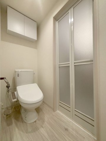 「防音マンション」ラシクラス氷川台のトイレ|落ち着いた色調のトイレです