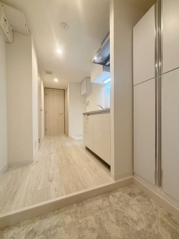 「防音マンション」ラシクラス氷川台の玄関|収納もある玄関です