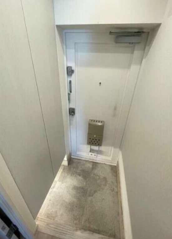 ローヤルマンション三軒茶屋　分譲賃貸　浄水器　駅近の玄関
