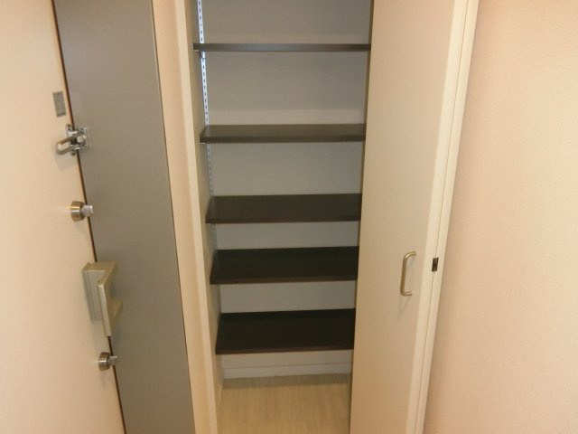グランディール千鳥の収納|同建物別室参考写真