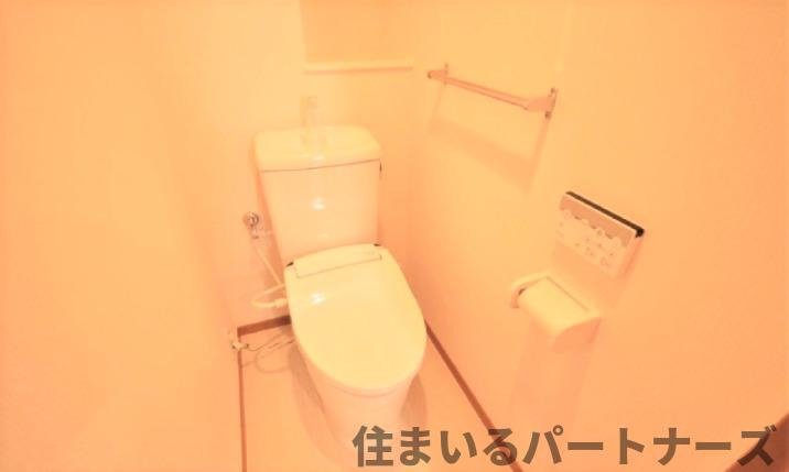 エバーライフネアシティ久留米弐番館のトイレ|ゆったりとした空間のトイレです