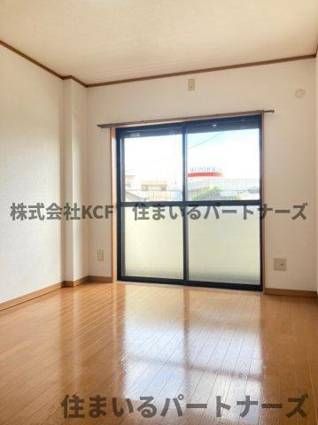 コーポコーワの寝室|開放的な寝室です