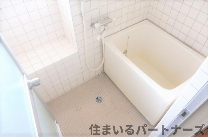 翠水ビルの浴室|ゆったり過ごせるお風呂です
