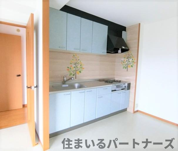 メゾンドール荒木のキッチン|コンパクトなキッチンで掃除もラクラク