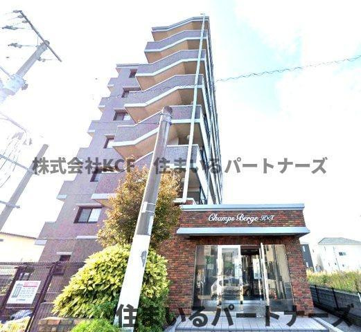 シャンベルジュKTのエントランス|ゆとりのあるエントランスです
