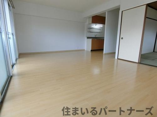 エサキ南ビルの居間・リビング|おしゃれな居間です