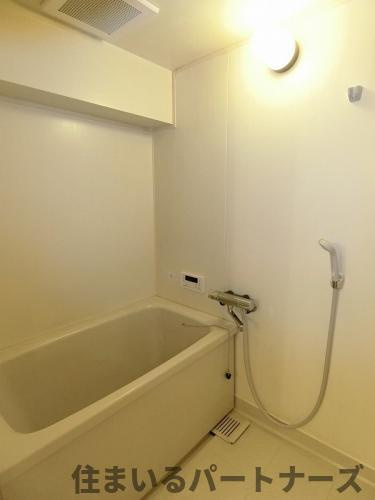 エサキ南ビルの浴室|コンパクトで使いやすいお風呂です