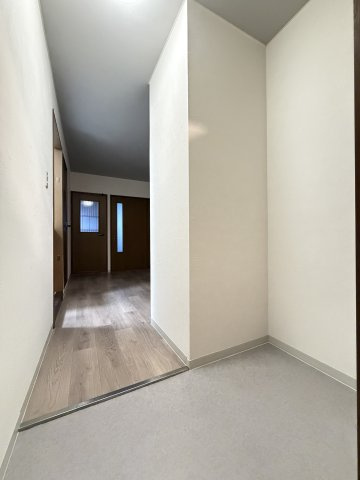 SKエクシード照ヶ丘の玄関