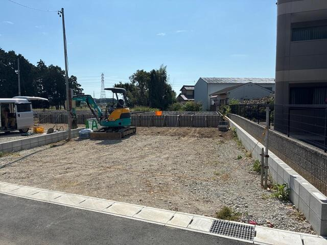 【外観】 | 豊橋市高師本郷町 28期 新築一戸建て 1号棟 | 現在建築中の外観画像です。ご内覧は同じメーカーの完成物件へご案内いたしますので、いつでもご相談ください！