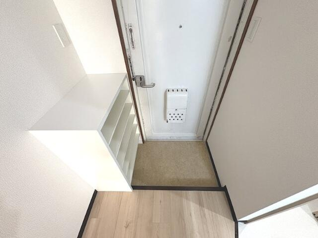 シャトー桐(シャトーキリ)の玄関