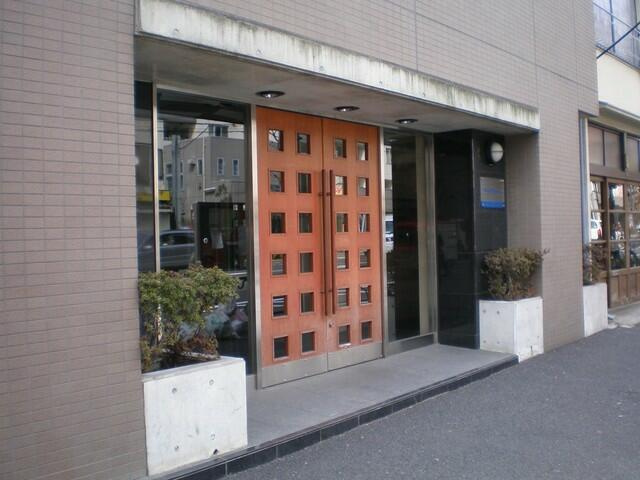 エスコート東大前のエントランス