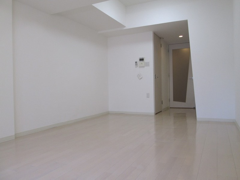 セレニテ新大阪弐番館の居間・リビング